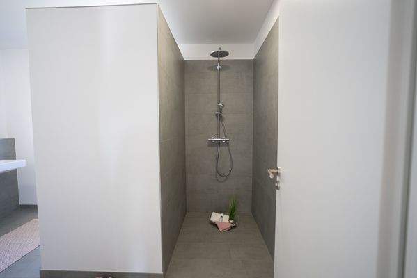 Dusche (Musterhaus)