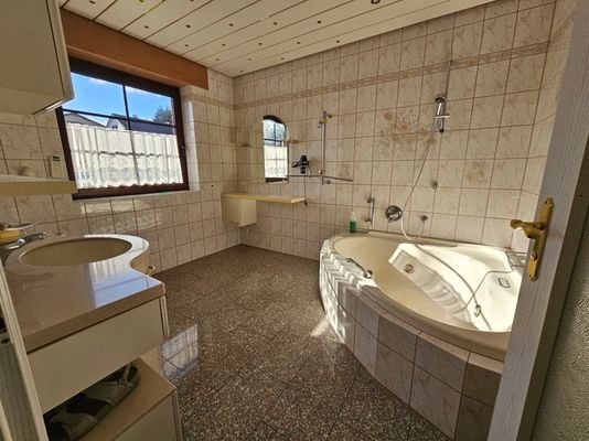 Badezimmer EG