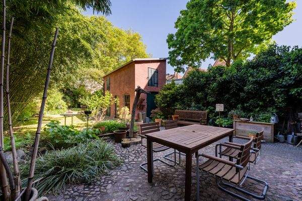 Großzügige und ruhig gelegene Terrasse