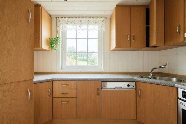 Küche oben - virtuell aufgeräumt -  Lütt Immobilien - Sasel