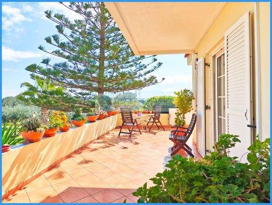 cc165a235acb40d3ab31e768726fff4c-original