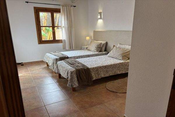 Weiteres Schlafzimmer mit zwei separaten Betten