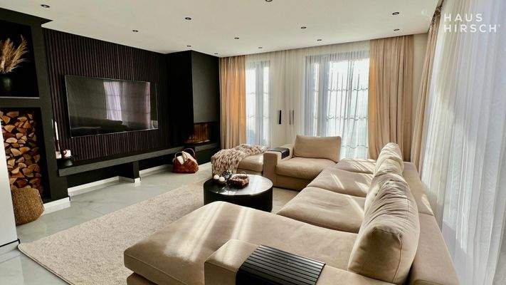 Wohnzimmer mit Kamin