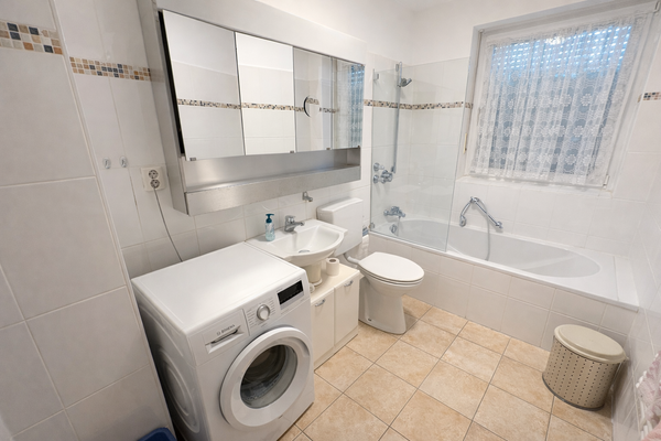 Badezimmer mit Wanne