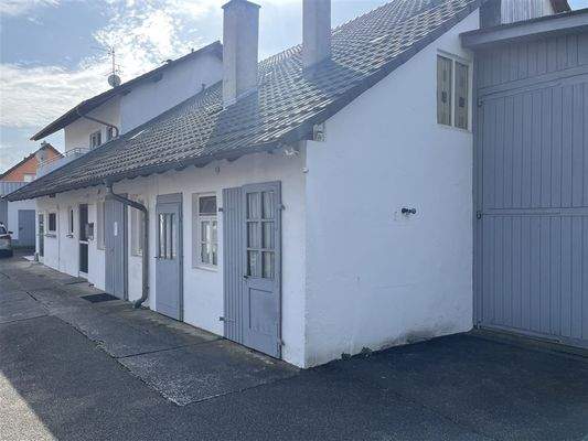 Rückseite Haupthaus mit Werkstatt und Scheune