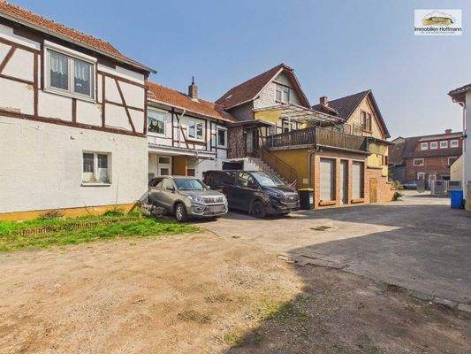 Straßenansicht der Immobilie