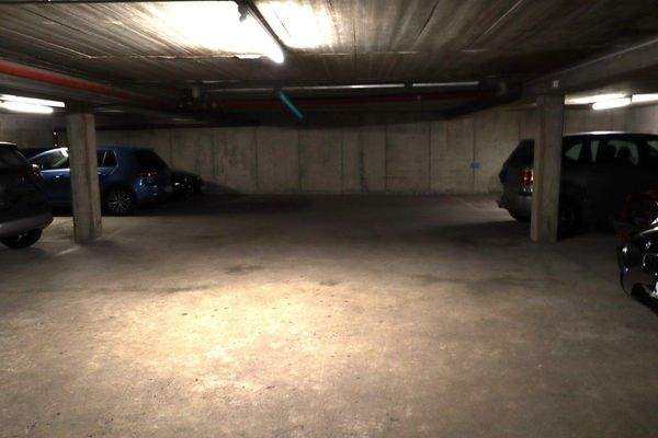 Tiefgaragenstellplatz