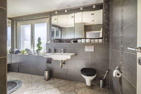 Badezimmer Obergeschoss (1)