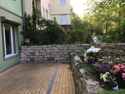 *Erdgeschoss-Terrasse