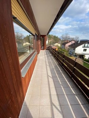 großer Balkon