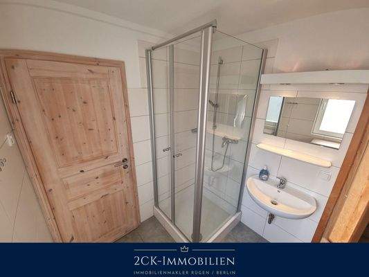 Duschbadezimmer mit Sauna