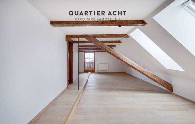 QVIII - DACHZIMMER