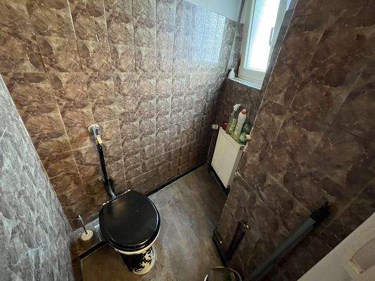 EG links - Pizzeria Toilette