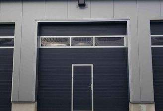 Industrietor mit Schlupftür