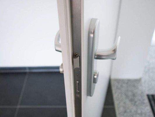 11_Einbruchhemmende Eingangstüren.jpg