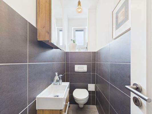 Separates WC mit Tageslicht