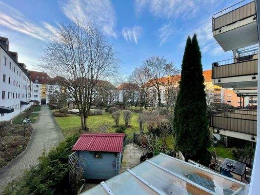 Blick aus Loggia in Innenhof.jpg