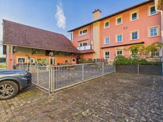 Hausfront Eingänge Ferienw./ Hauptwohnung