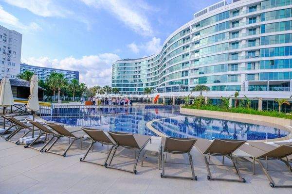 Property in a Complex with Private Beach Access in Antalya Kundu