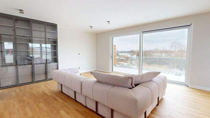 Wohnbereich mit Balkonzugang