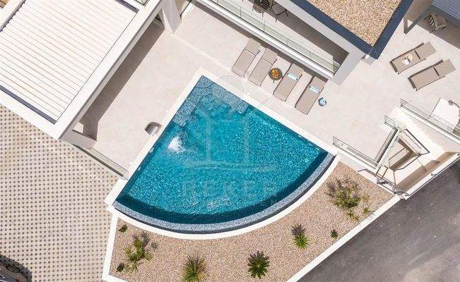 Luxuriöse Villa mit Blick auf Split & das Meer