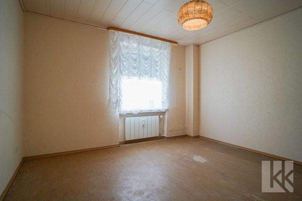 Großzügiges Schlafzimmer