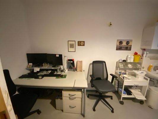 Sprech-/ und Behandlungszimmer