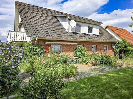 Südansicht mit Terrasse