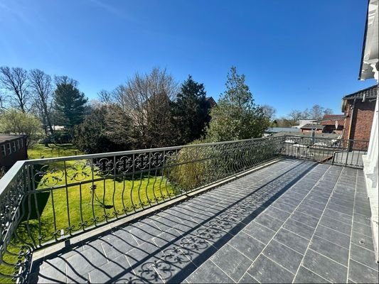 Balkon OG
