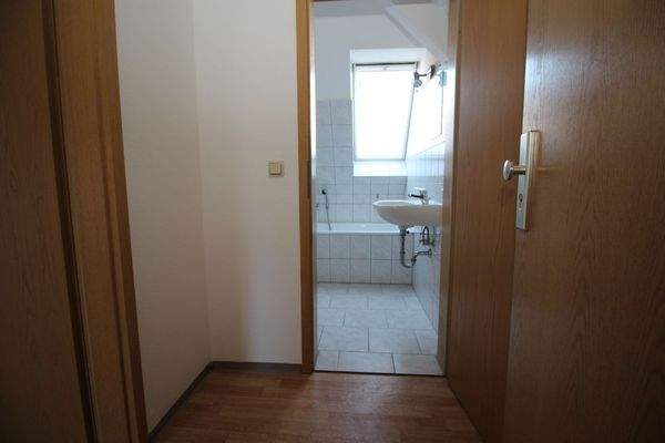 Eingangsbereich DG links