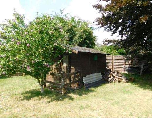 Garten mit Gartenhaus