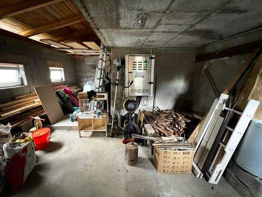 Lagerrraum unter Terrasse