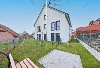 d,Hausansicht von Garten aus,664.jpg