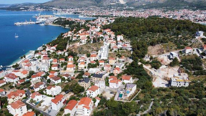 Umliegende Bebauung und unmittelbare Strandnähe
