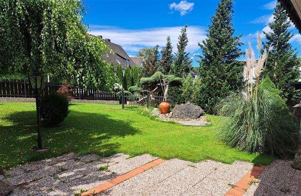 Blick in den Gartern 1