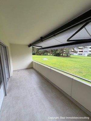 Loggia mit neuer elektrischer Sonnenmarkise