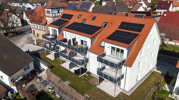 Moderne Wohnanlage mit Balkonen