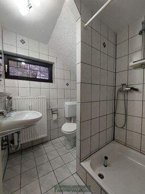 Bad mit Dusche im Erdgeschoss