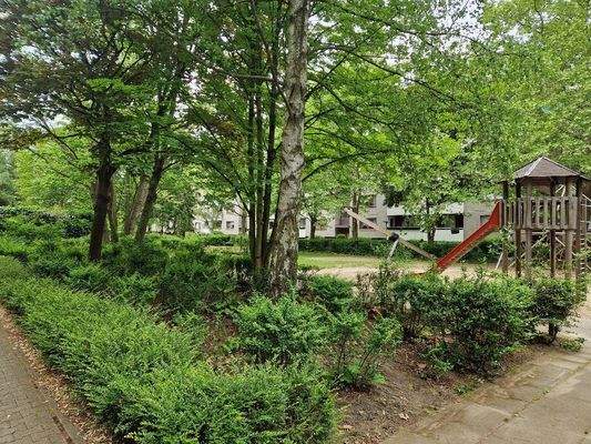 Innenhof mit Spielplatz.jpg