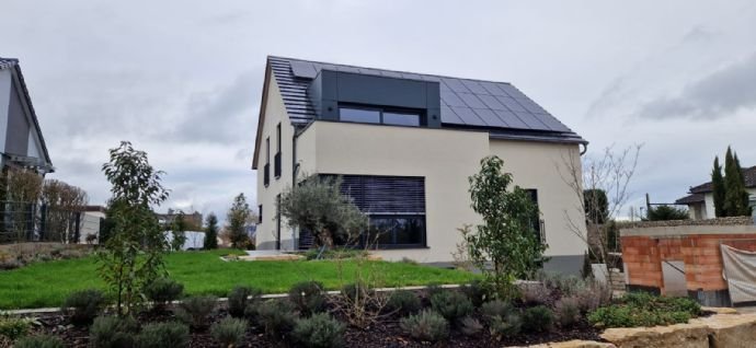 Erstbezug: LuxuriÃ¶se 2-Zimmer-Wohnung in gehobener Ausstattung mit groÃer Terrasse