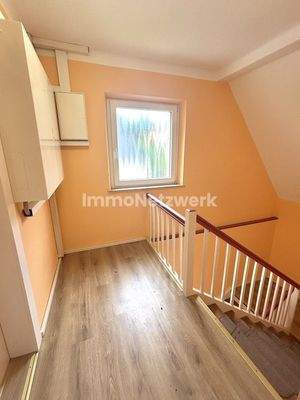 Treppenhaus mit Stromkasten