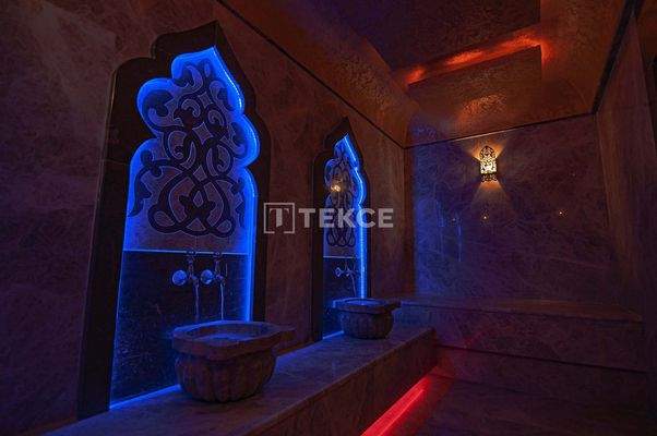 Seafront Home in a Complex with a Pool in Mahmutlar Alanya