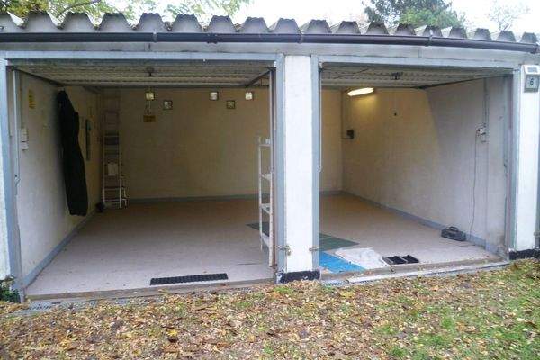 Einfahrt Garage 1 + 2