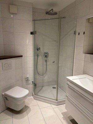 Modernes Duschbad - Beispielfoto