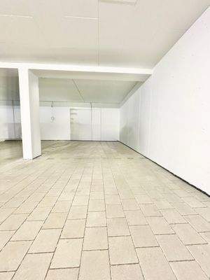 Tiefgaragenstellplatz mit Wall-Box