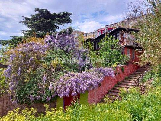 Historical Mansion with Golden Horn View in Istanbul Fatih