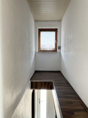 Flur Obergeschoss der kleinen Wohnung.jpg