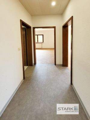 OG 2 Flur Boden neu .jpg