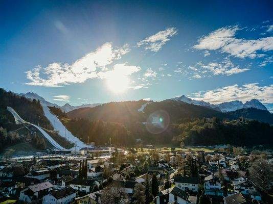 Beste Lage in Skisprungschanzen-Nähe....
