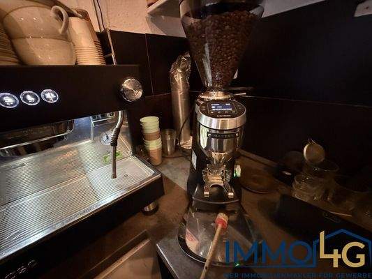 251d0054-21aa-4da4-b2e0-fdc7cbe6cbc8